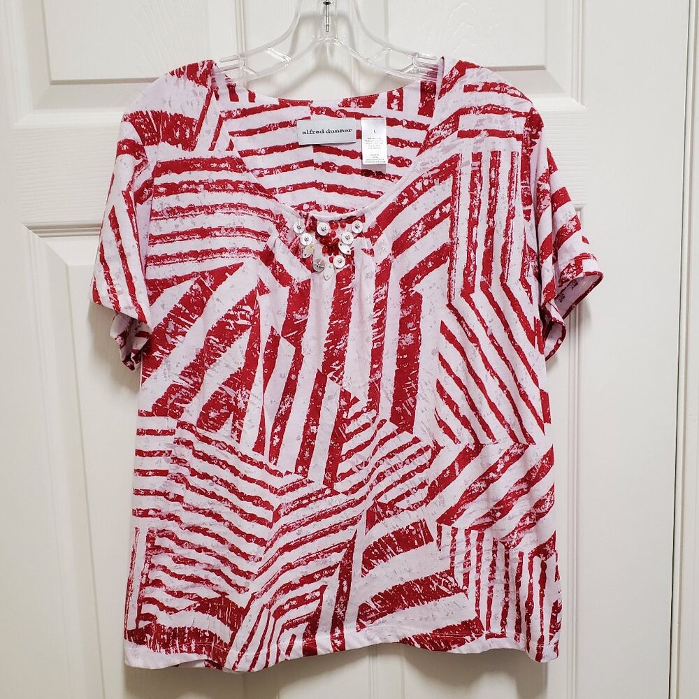 Geometric Designed Summer Tee w/V Neck and Embellishments